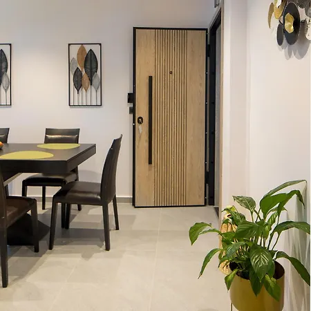 Lum Urban - Modern With Free Parking Apartment