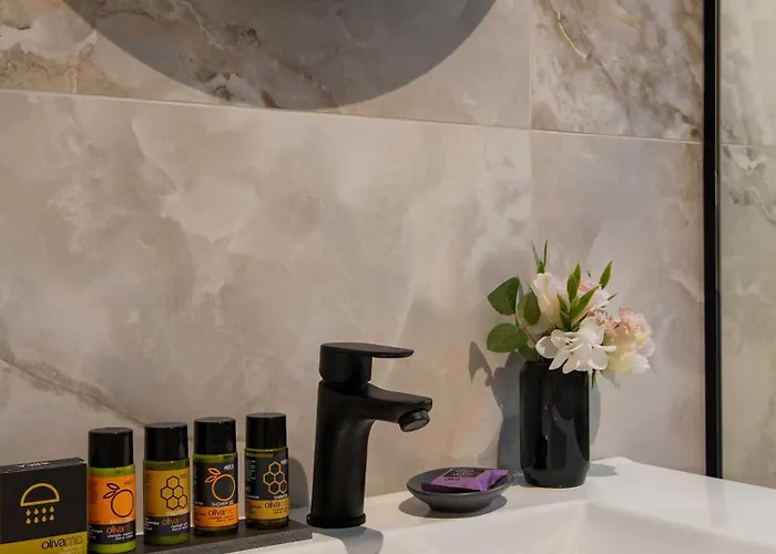 Lum Urban חאניה