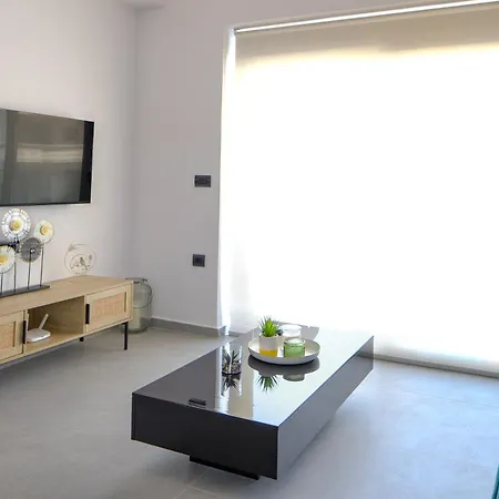 Lum Urban - Modern With Free Parking Apartament Chania (Crete)