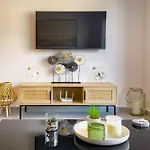 Apartment Lum Urban - Modern With Free Parking