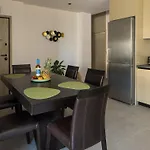 Lum Urban - Modern With Free Parking Apartment *