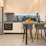 アパート Lum Urban - Modern With Free Parking *