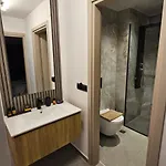 Lum Urban - Modern With Free Parking דירה